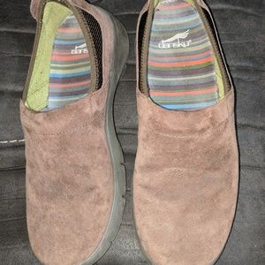 Dansko Brown Suede Size 40 (9.5-10)
